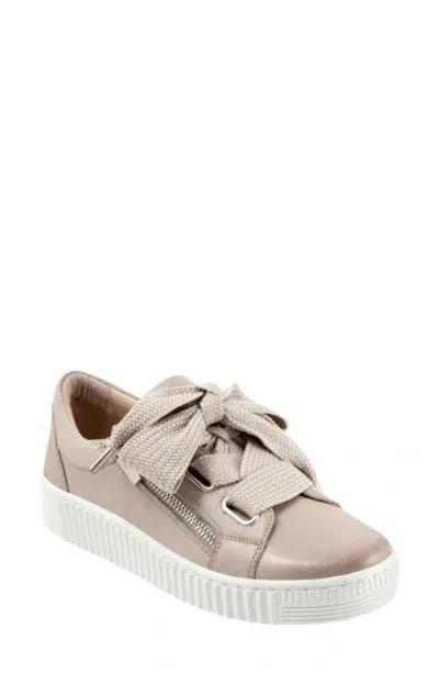 Eos Footwear Jovi Sneaker In Stone