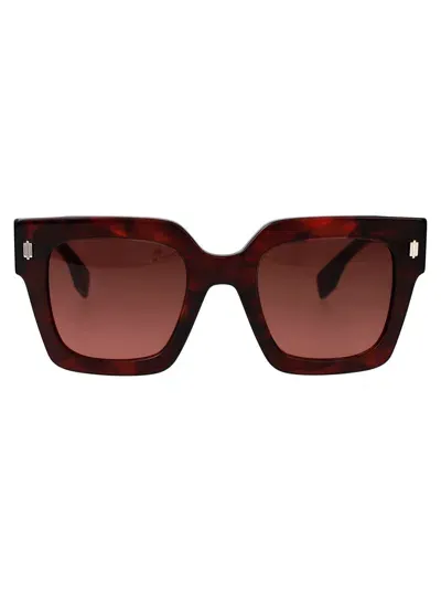 Fendi Squared Sunglasses Fe40101 I 54 F In Brown