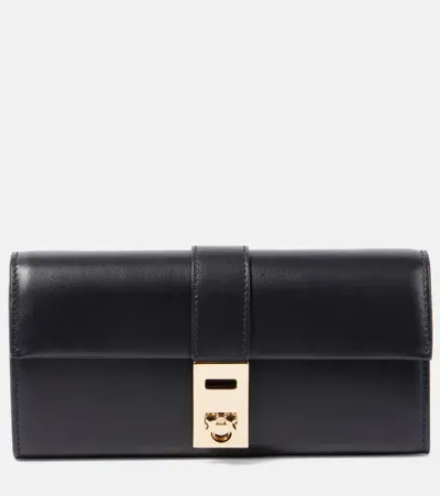 Ferragamo Hug Leather Wallet On Chain In Black