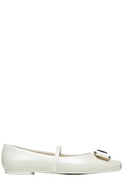 Ferragamo Zina Bow In Ivory