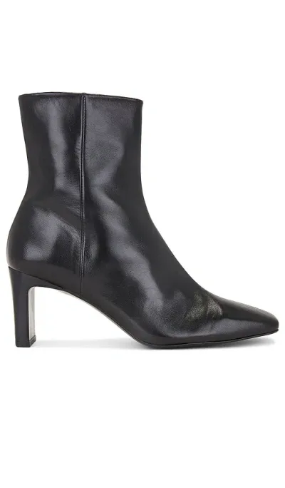 Flattered Moa Boot In Black