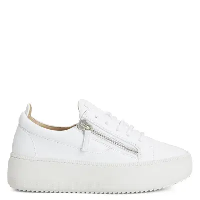 Giuseppe Zanotti Gail In White