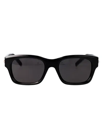 Givenchy Squared Sunglasses Gv40090 I 01 A In Black