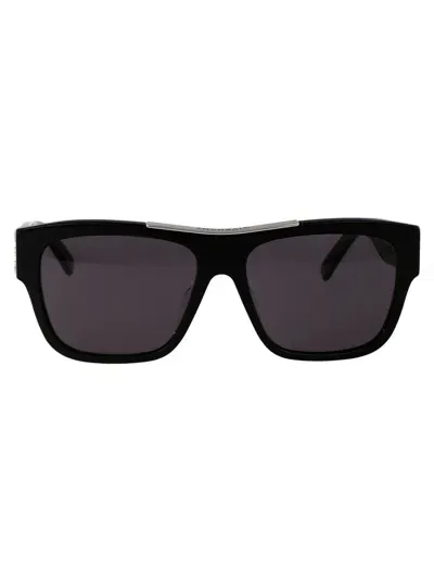 Givenchy Rounded Sunglasses In Black