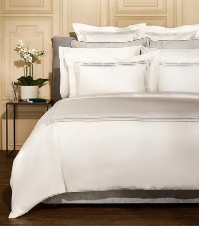 Harrods Of London Set Of 2 Mayfair Piped Pillowcases In Neutral