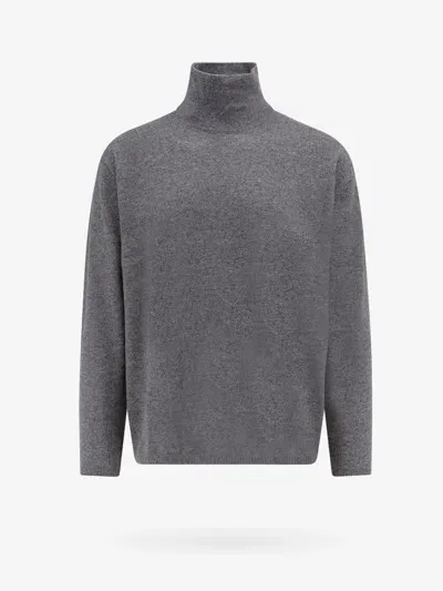 Hevo Sweater In Grey