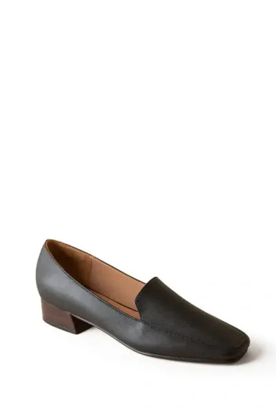 Huma Blanco Charlie Heeled Loafer In Coal