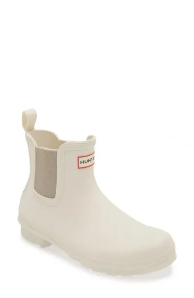 Hunter Original Waterproof Chelsea Rain Boot In Whitby Sand/millstone