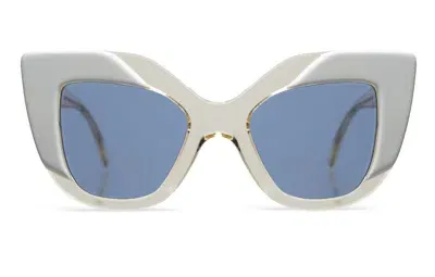 Illesteva Juliette Sunglasses In White