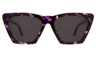 Illesteva Lisbon Sunglasses In Black