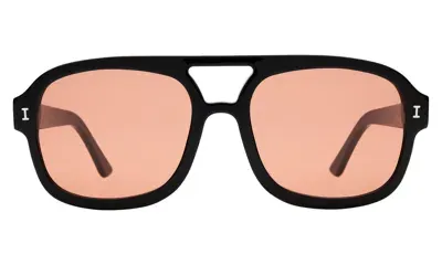 Illesteva Memphis Sunglasses In Black