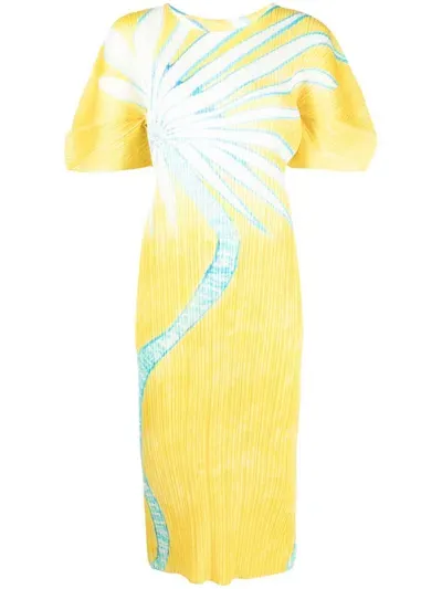 Issey Miyake Palm-print Technical-pleated Midi Dress In Yellow