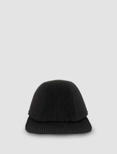 Issey Miyake Hat With Pleated Details In Black