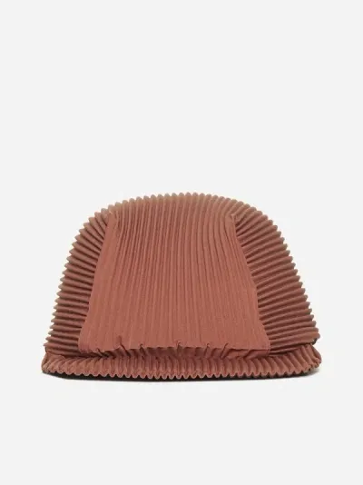 Issey Miyake Pleated Flat-peak Knitted Cap In Brown