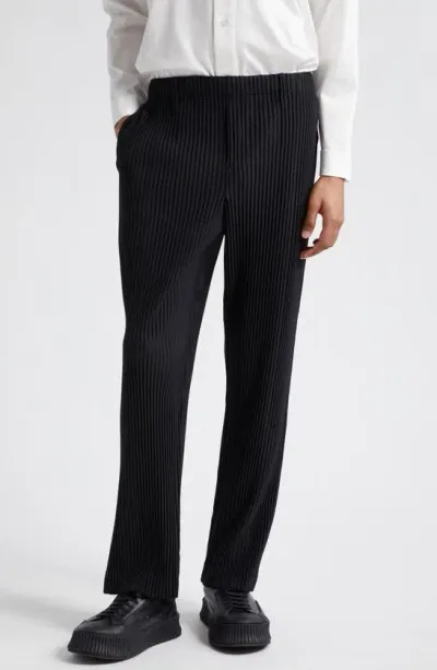 Issey Miyake Pleated Tailored Straight Leg Pants In Black