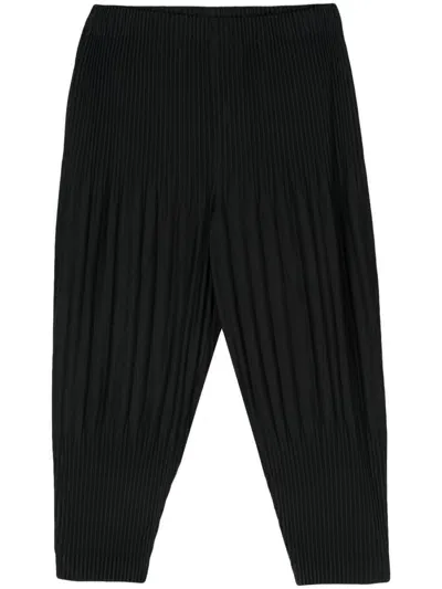 Issey Miyake Pleat-detail Shorts In Black