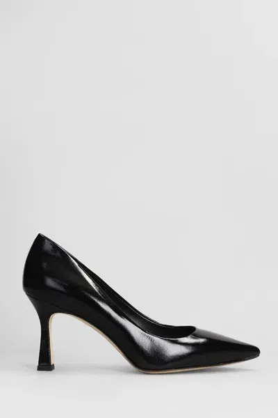 Julie Dee Pumps In Black