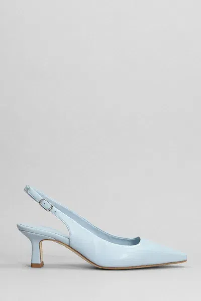 Julie Dee Pumps In Cyan Leather In Blue