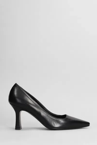 Julie Dee Pumps In Black Leather