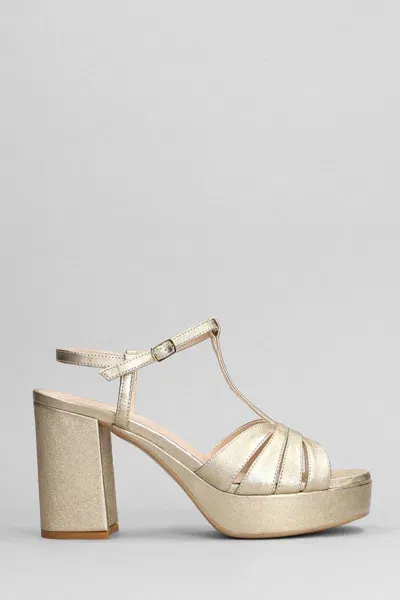 Julie Dee Sandals In Platinum Leather