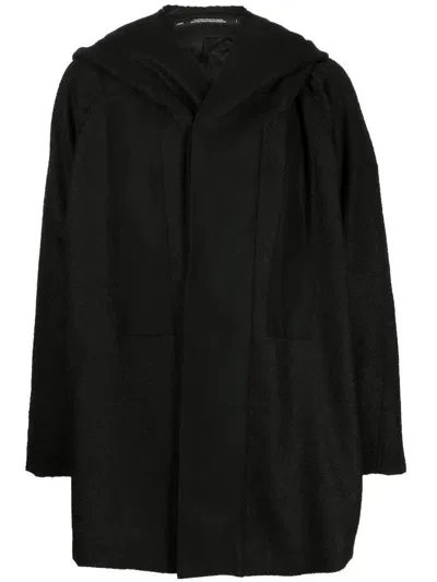 Julius Hooded Wool-felt Coat In Schwarz