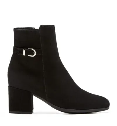 La Canadienne Jordanna Buckle Suede Block-heel Booties In Black