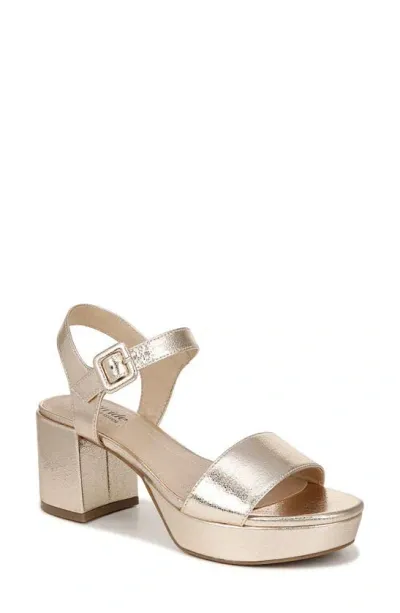 Lifestride Rhythmn Platform Sandal In Gold