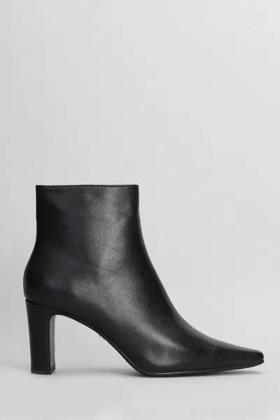 Lola Cruz Lille High Heels Ankle Boots In Black