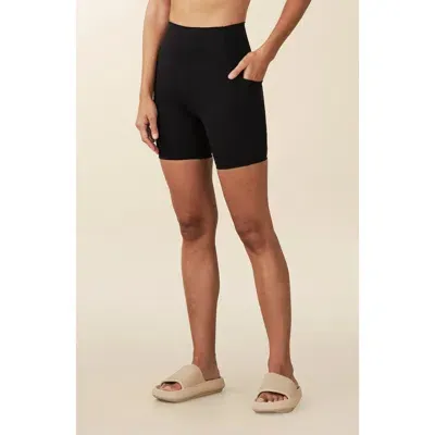 Losano Essential Pocket Short In Black