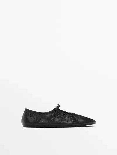 Massimo Dutti Geraffte Lederballerinas In Black