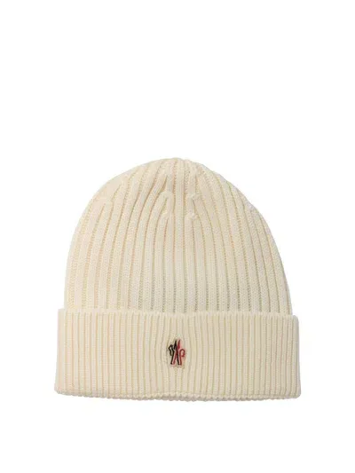 Moncler Logo Embroidered Knit Beanie In Neutral