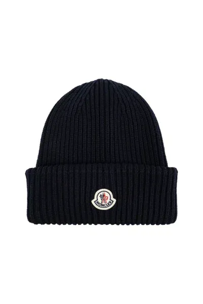 Moncler Logo Patch Knit Beanie In Blue