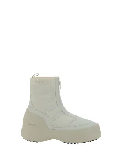 Moon Boot Luna Ankle Boots In White