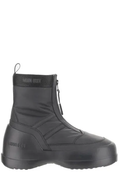 Moon Boot Luna Round Toe Boots In Black