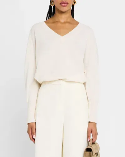 Neiman Marcus Cashmere V-neck Sweater In Milk