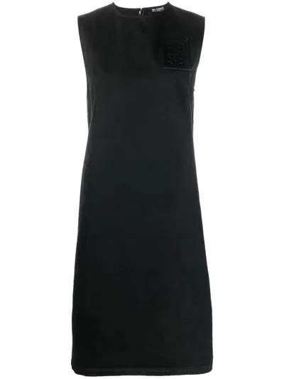 Raf Simons Sleeveless Logo-patch Shift Dress In Black