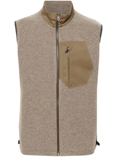 Sease Fleece Gilet In Brown