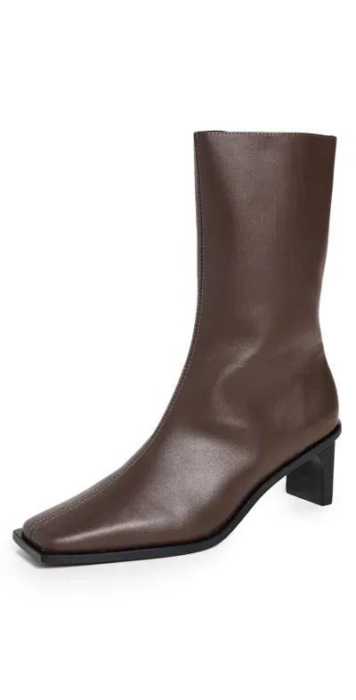 St Agni Border Boots Chocolate In Brown