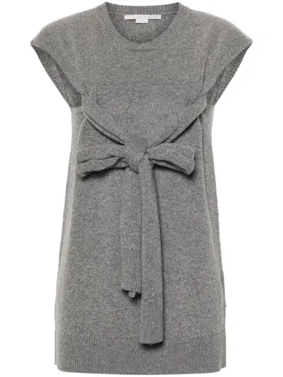 Stella Mccartney Knotted Regenerated Cashmere Top In Grigio