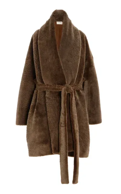 The Row Lucja Shearling Coat In Brown