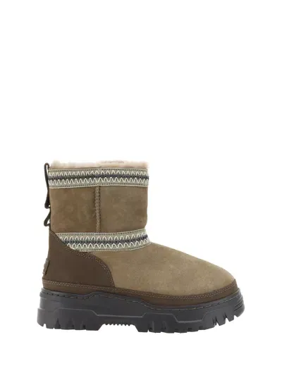 Ugg Mini Trailgazer Boots In Hickory