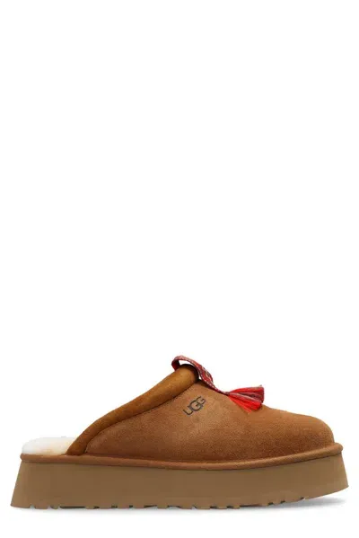 Ugg Tazzle Round Toe Slippers In Wheat/wheat