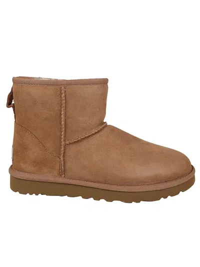 Ugg W Classic Mini Ii In Tan