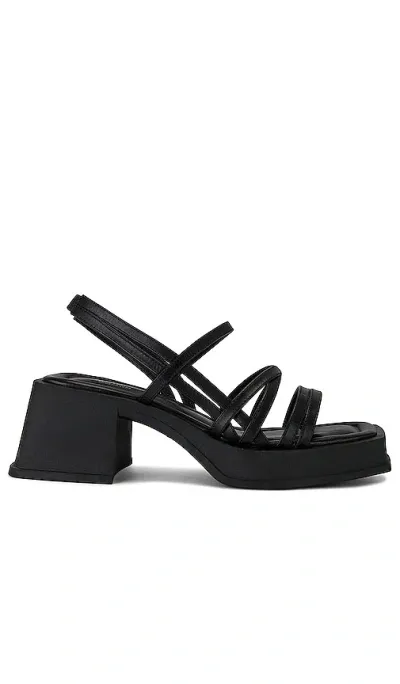 Vagabond Hennie Sandal In Black