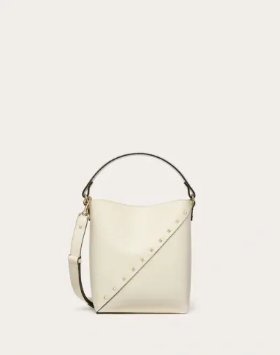 Valentino Garavani Garavani Garavani Rockstud Wispy Calfskin Bucket Bag Woman Ivory Uni In White