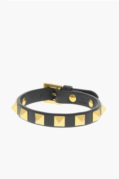 Valentino Garavani Garavani Leather Bracelet With Golden Studs In Black