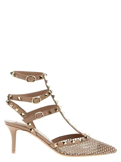 Valentino Garavani Rockstud Pumps In Neutral