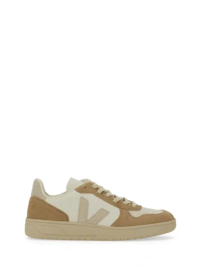 Veja Sneaker "v-10" In White