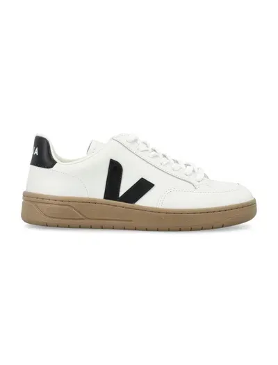 Veja V-12 In White