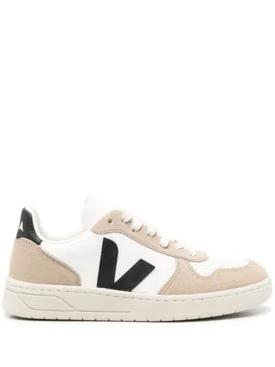 Veja V-10 Chromefree Leather In White